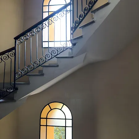 Vatican Beautiful 2br *