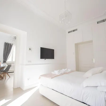 Vatican Beautiful 2br