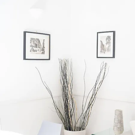 Vatican Beautiful 2br Apartment *